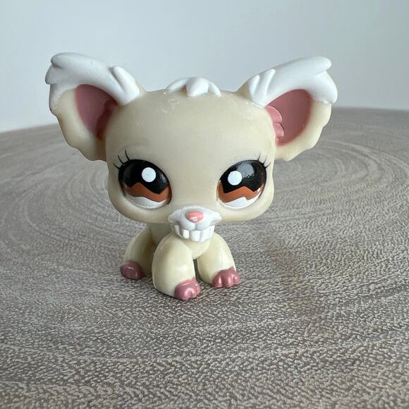 Littlest Pet Shop #1199 Dog Chihuahua Hasbro LPS Brown Eyes Wavy 2007 - Picture 1 of 7
